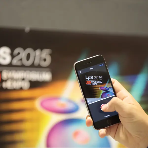 Das LpS 2015 Sujet auf einem Handydisplay, Festspielhaus Bregenz © Anja Koehler