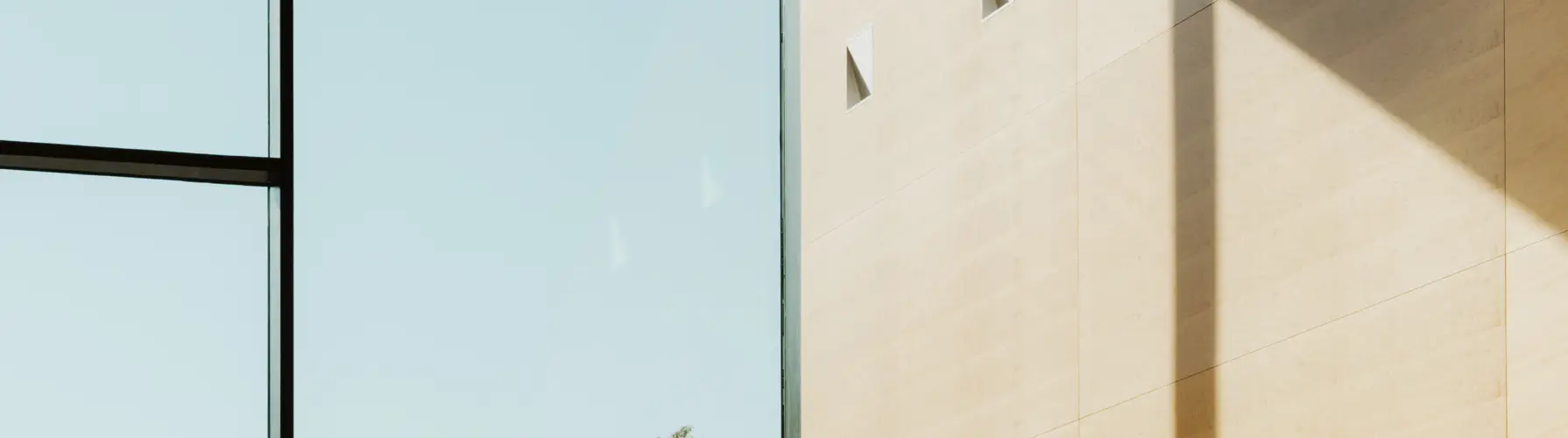 Sonnendurchfluteter Raum propter homines im Festspielhaus Bregenz © Dominic Kummer