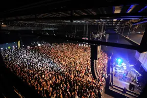 © Heli Luger Stehkonzert, in der bis auf den letzten Platz gefüllten Werkstattbühne im Festspielhaus Bregenz © Heli Luger