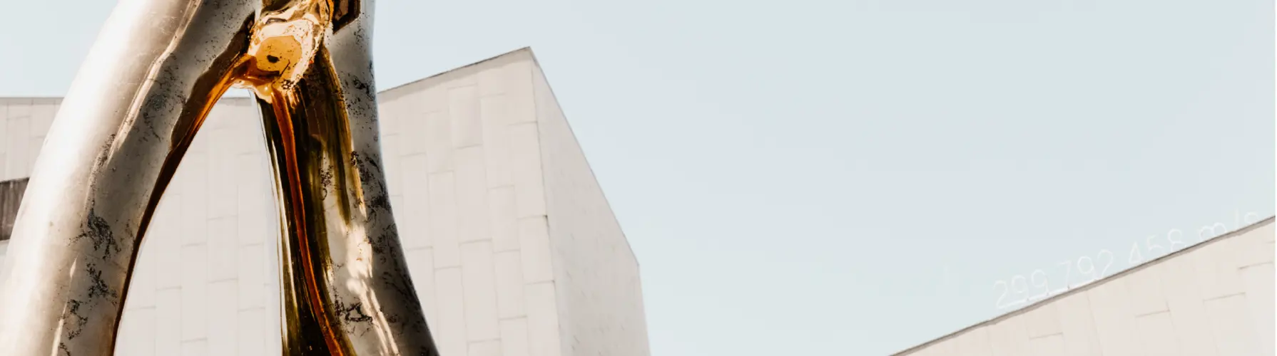 © Dominic Kummer Nahaufnahme der Ready Maid vor dem Festspielhaus Bregenz © Dominic Kummer