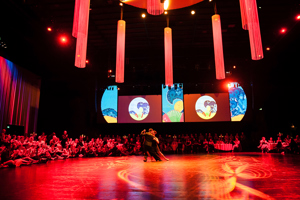 Bejubeltes Tango-Tanzpaar auf der Werkstattbühne im Festspielhaus Bregenz
