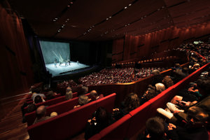 Ballettaufführung im vollbesetzten Großen Saal im Festspielhaus Bregenz